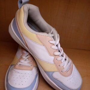 Spalding Women's White, Cream, and Light Blue Sneakers Size 7